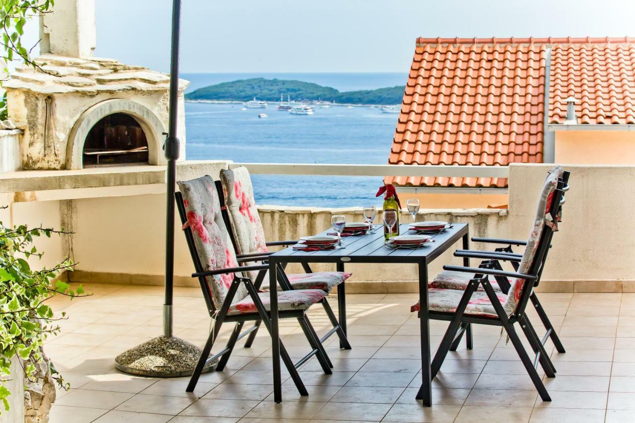 Apartments Tatjana Dominis Hvar Town Exteriör bild