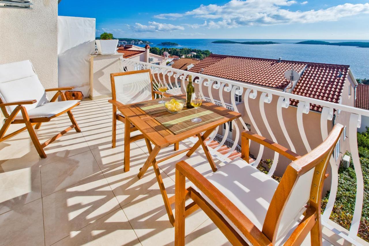 Apartments Tatjana Dominis Hvar Town Exteriör bild